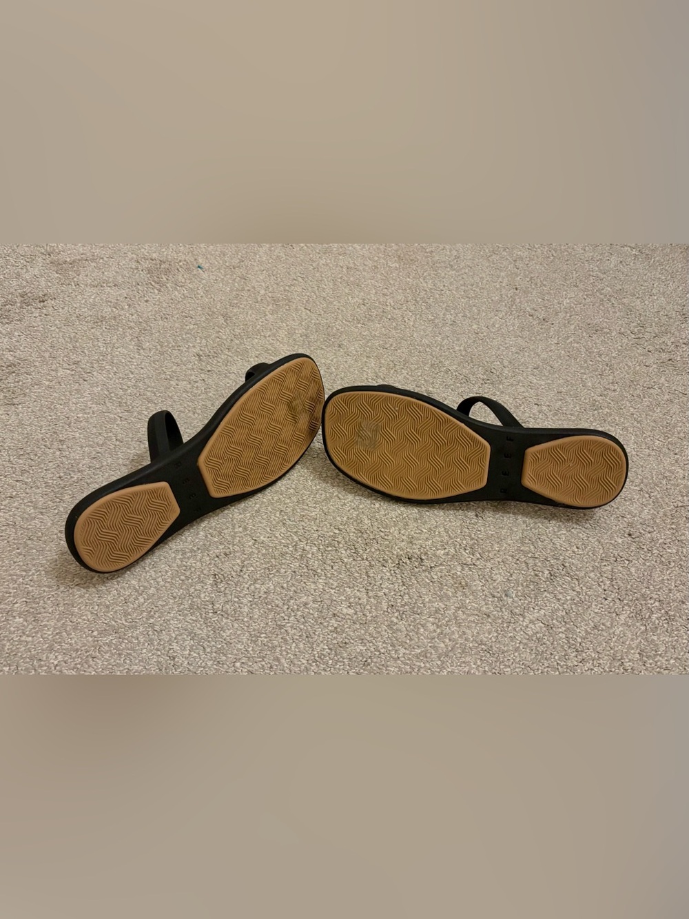 New Women’s Reef Black Strappy Slide Sandals Size 7 - Picture 4 of 5